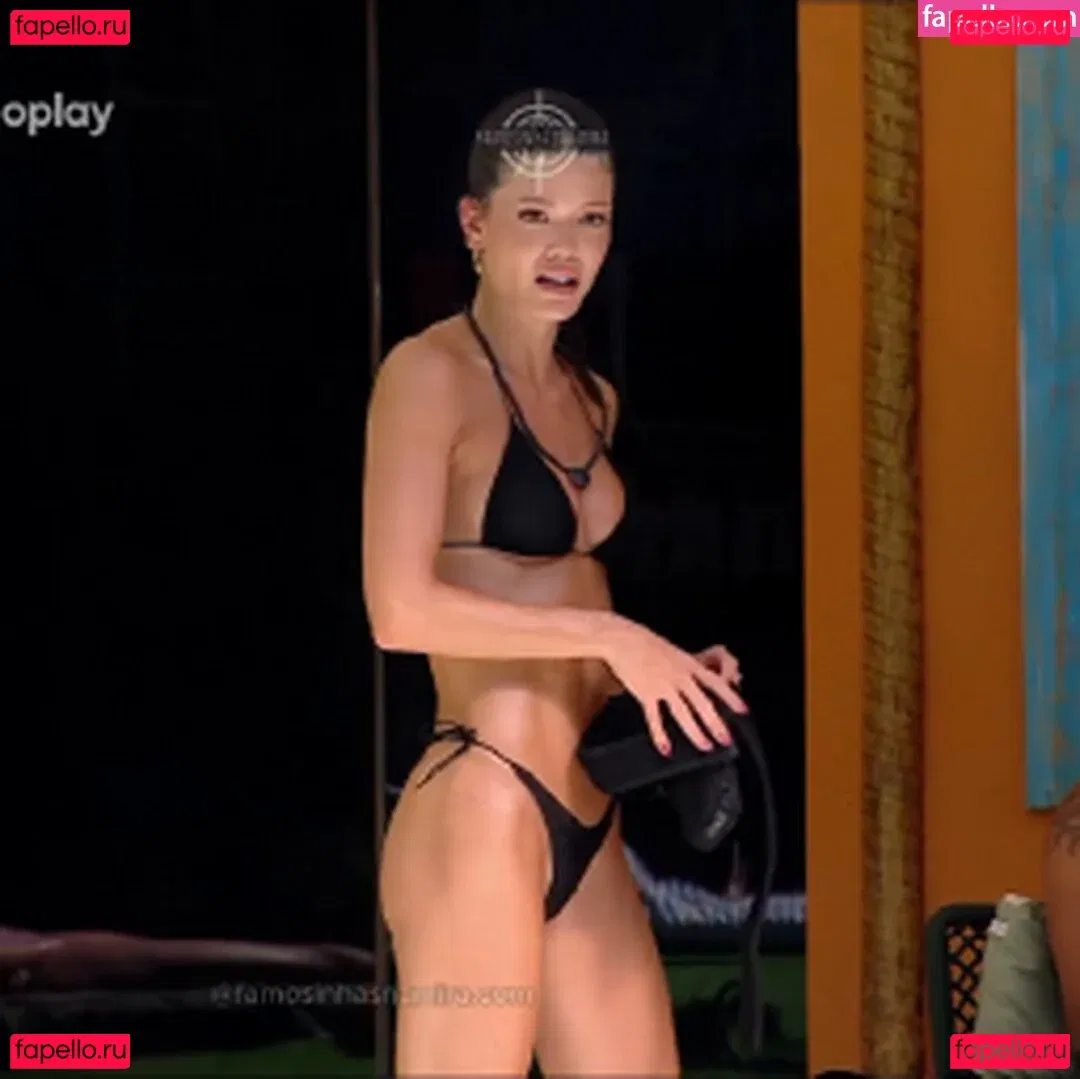 Vitória Strada Onlyfans Photo Gallery 