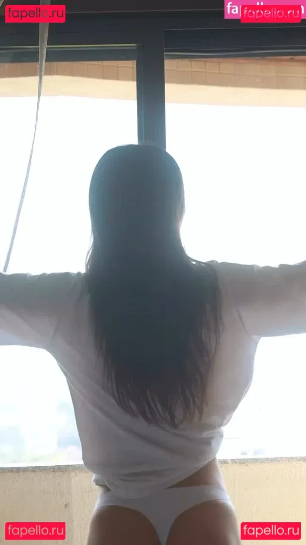 Vitória Strada Onlyfans Photo Gallery 