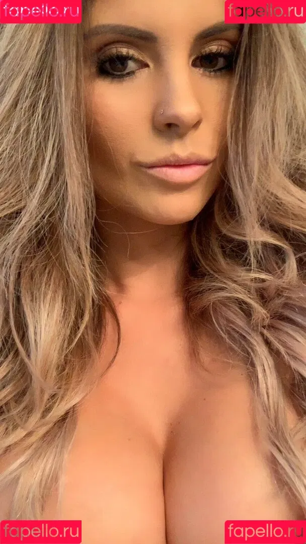Kristen Strout Onlyfans Photo Gallery 