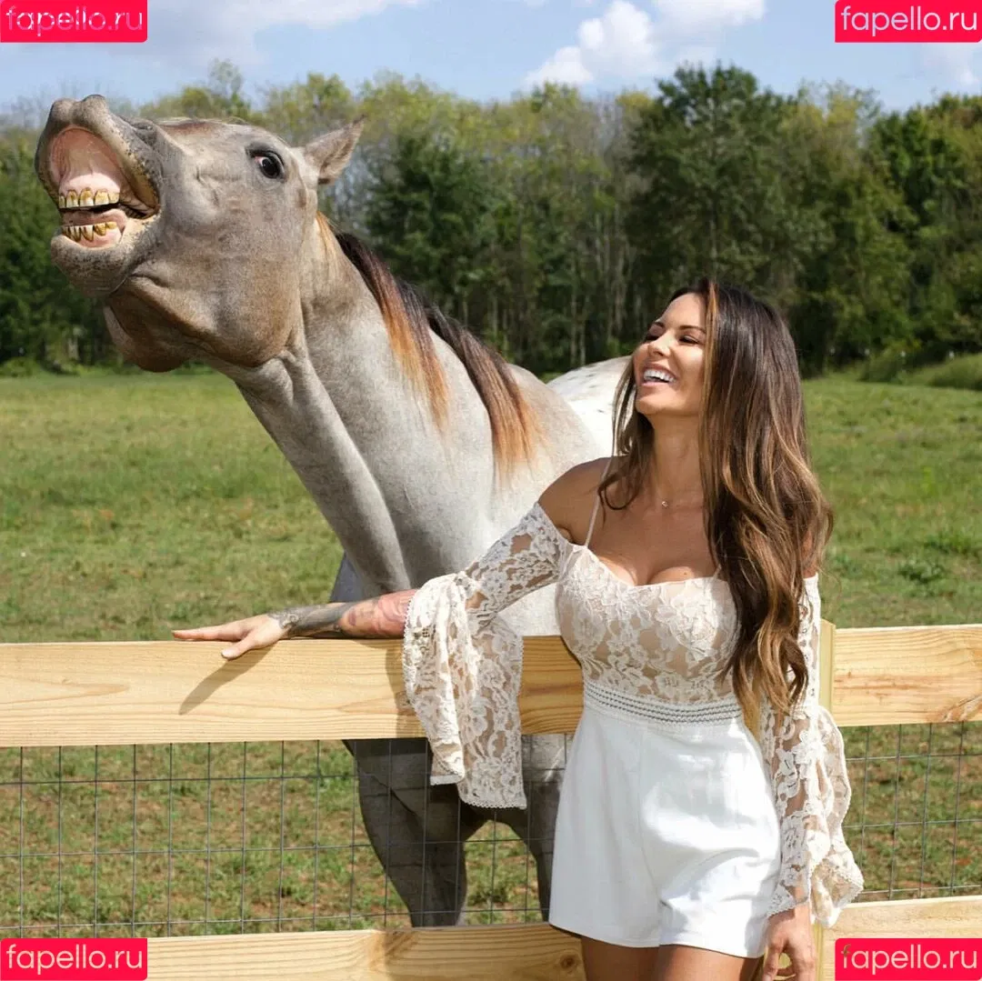 Kristen Strout Onlyfans Photo Gallery 