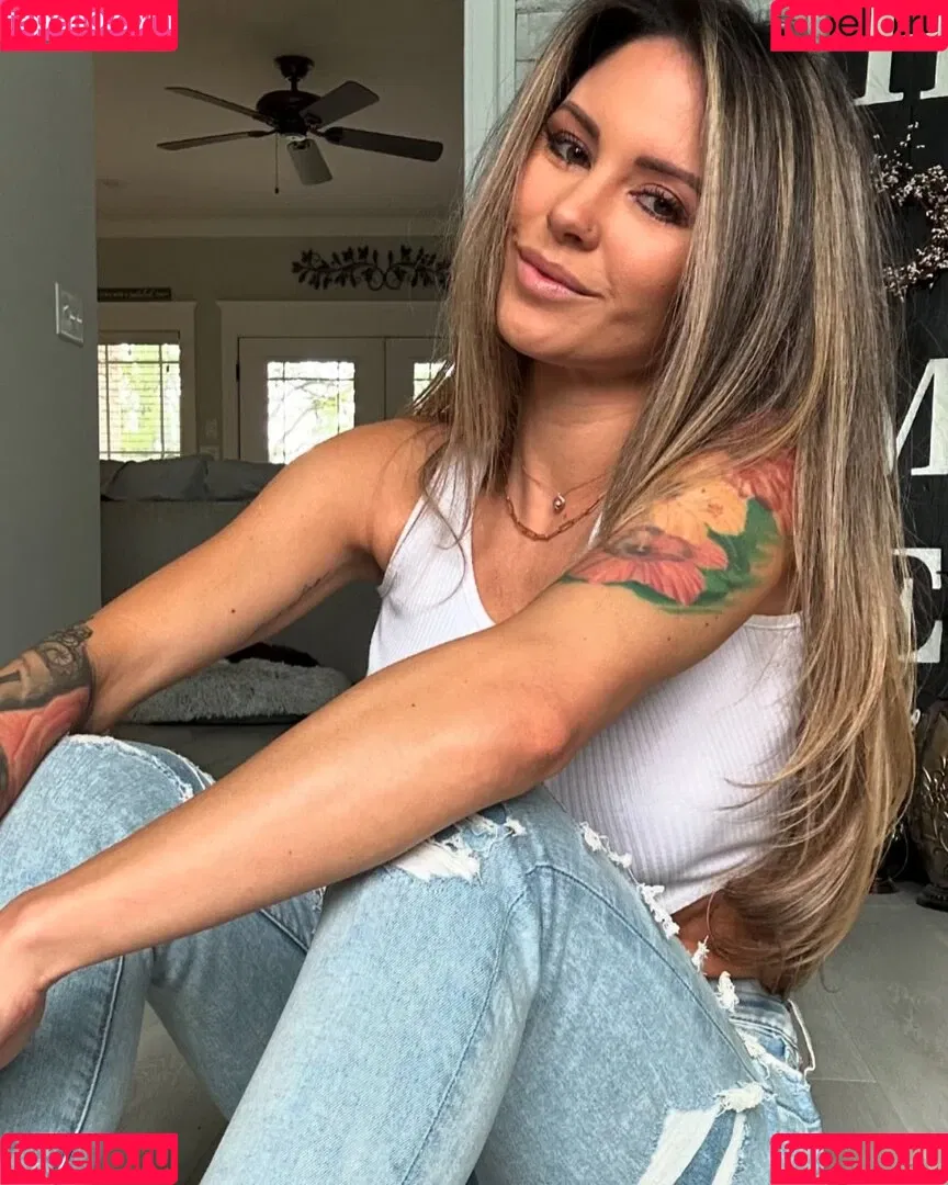 Kristen Strout Onlyfans Photo Gallery 
