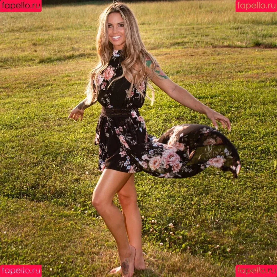 Kristen Strout Onlyfans Photo Gallery 