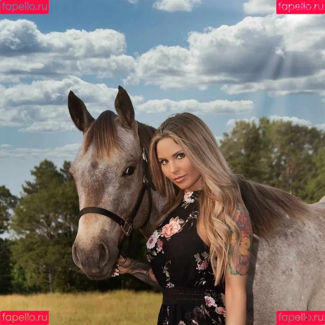 Kristen Strout Onlyfans Photo Gallery 