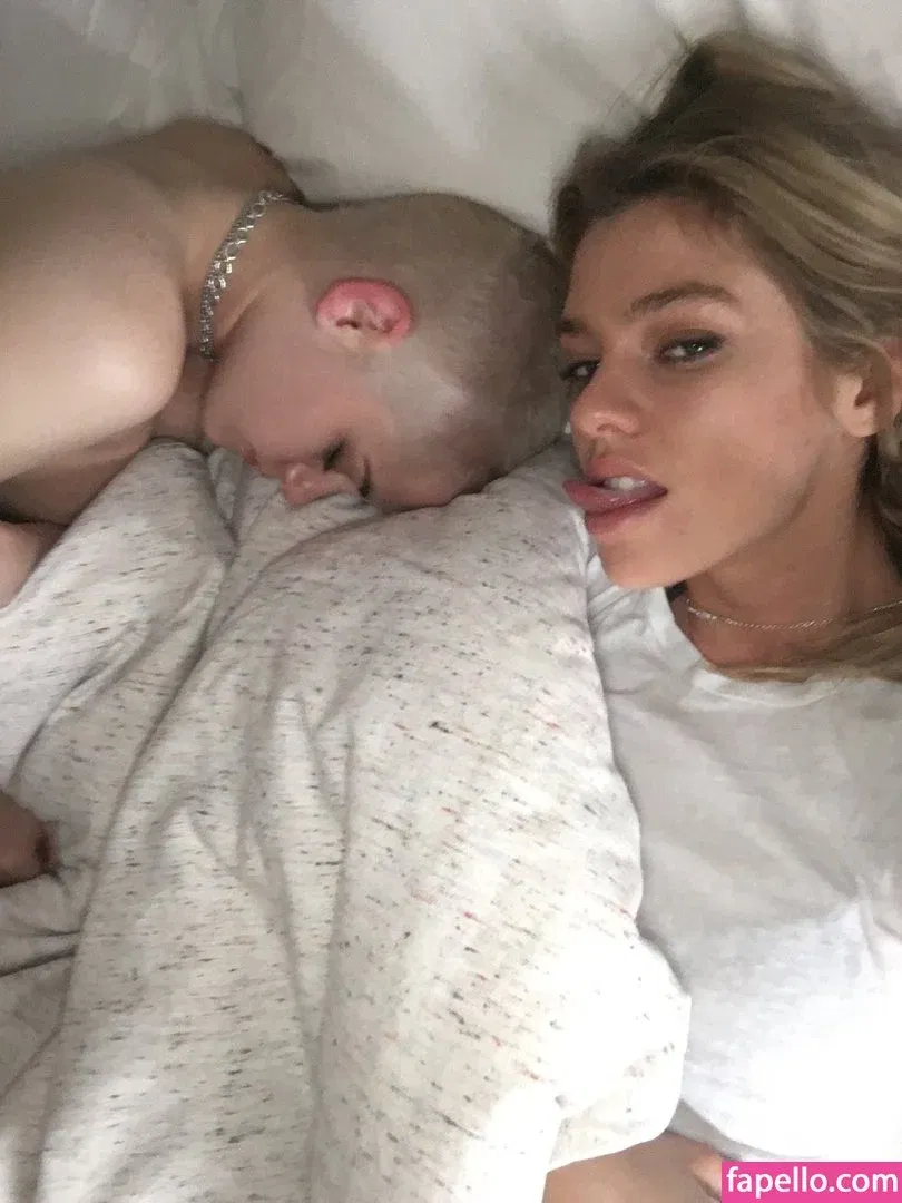 Kristen Strout Onlyfans Photo Gallery 