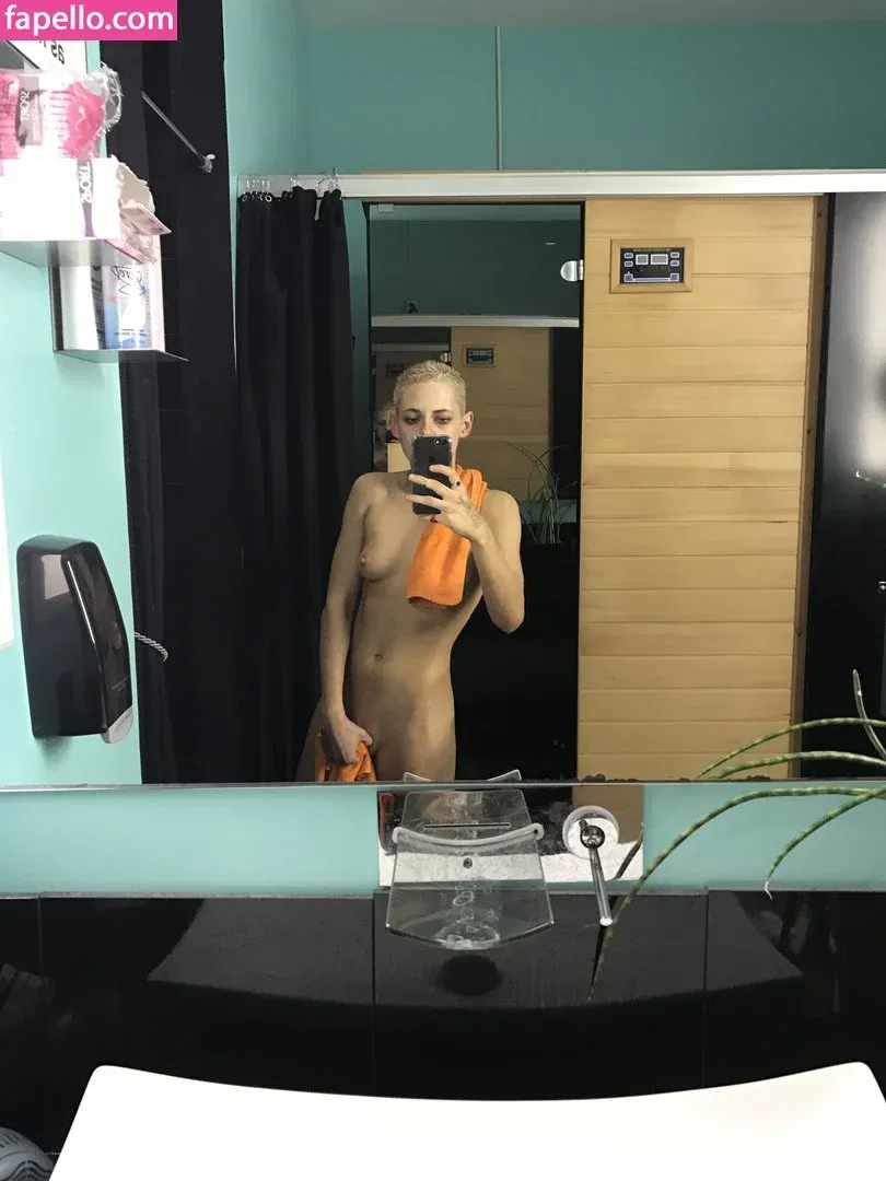 Kristen Strout Onlyfans Photo Gallery 