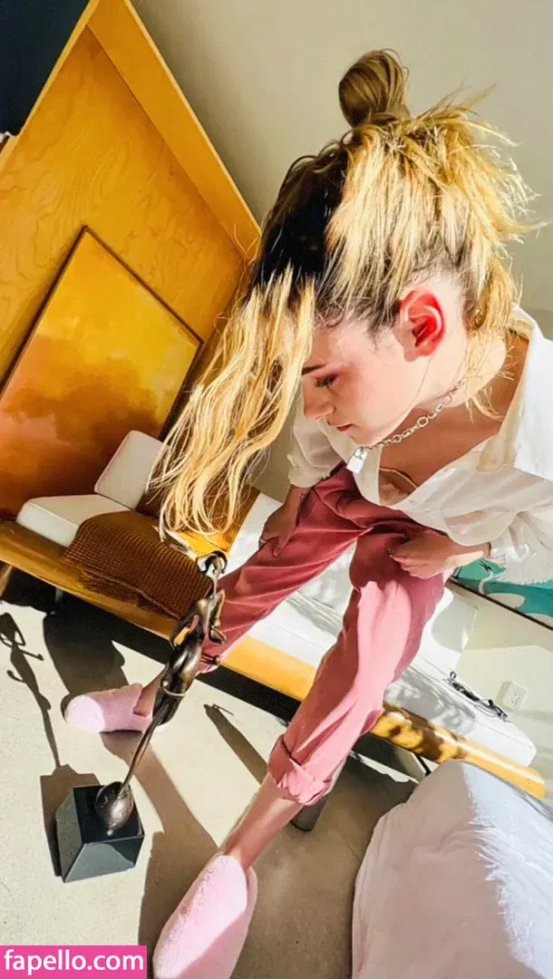 Kristen Strout Onlyfans Photo Gallery 