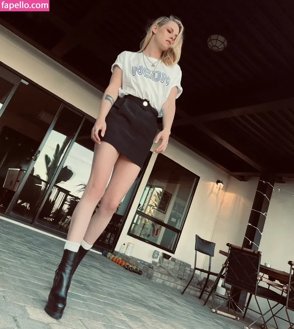 Kristen Strout Onlyfans Photo Gallery 