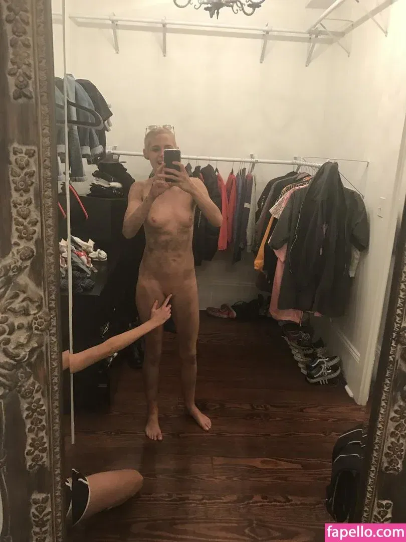 Kristen Strout Onlyfans Photo Gallery 