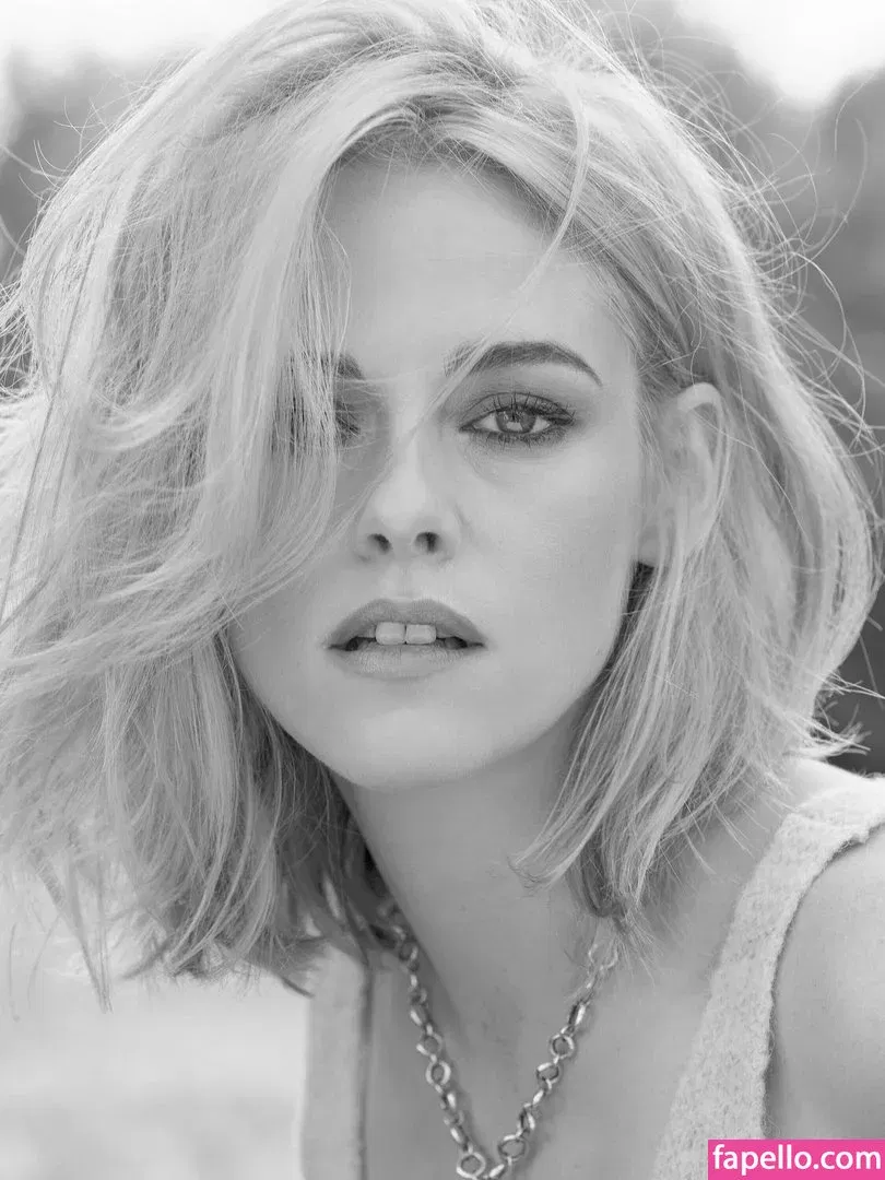 Kristen Strout Onlyfans Photo Gallery 