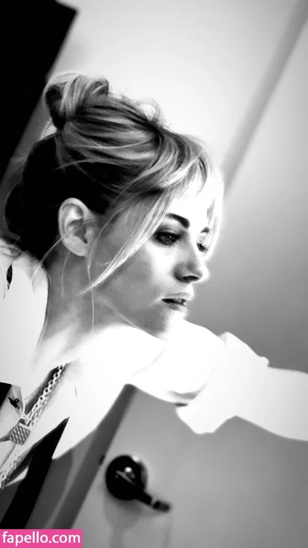 Kristen Strout Onlyfans Photo Gallery 