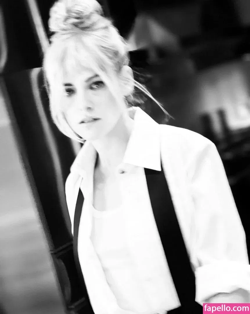 Kristen Strout Onlyfans Photo Gallery 