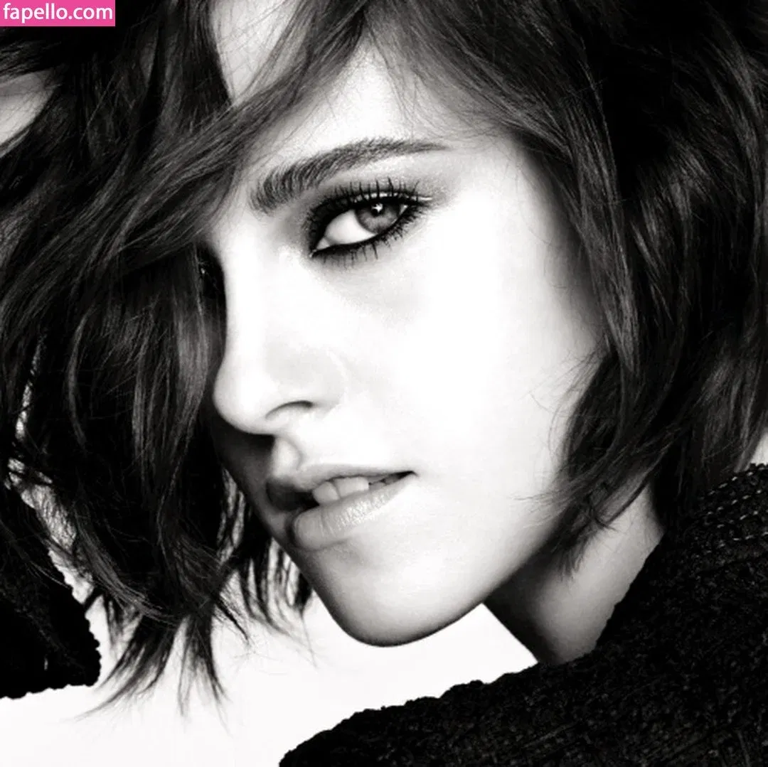 Kristen Strout Onlyfans Photo Gallery 