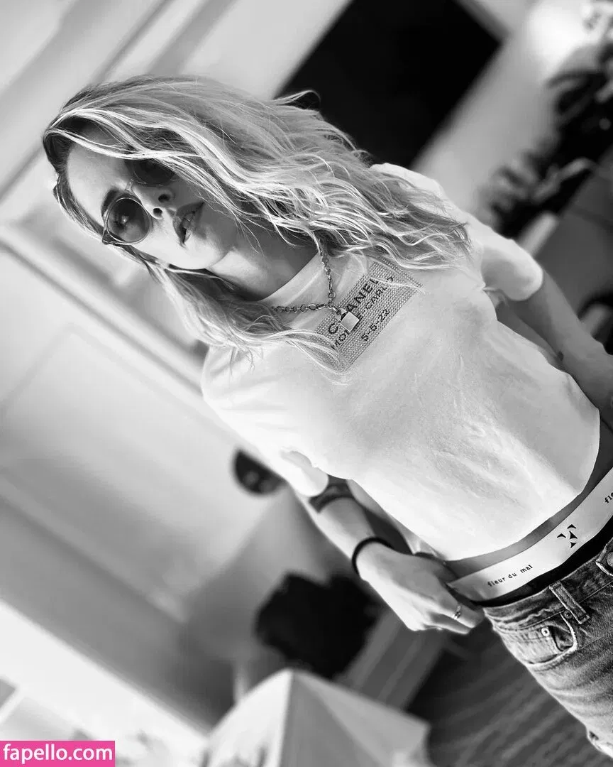 Kristen Strout Onlyfans Photo Gallery 