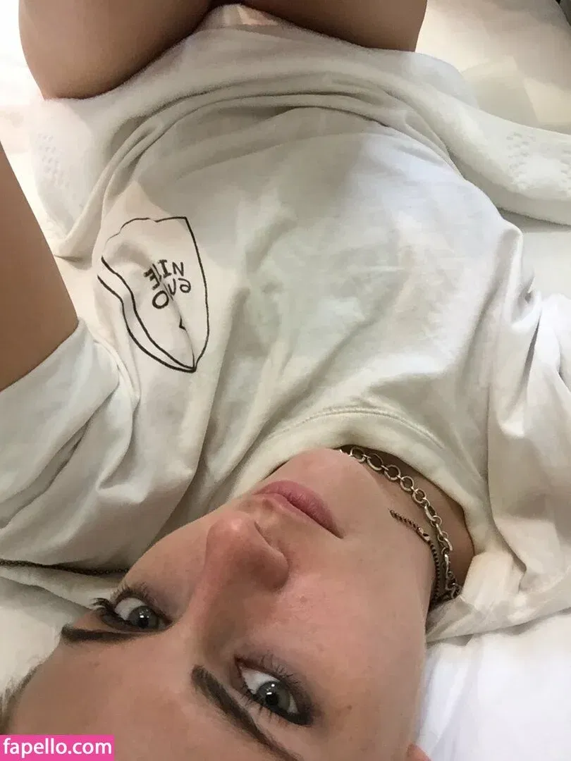 Kristen Strout Onlyfans Photo Gallery 