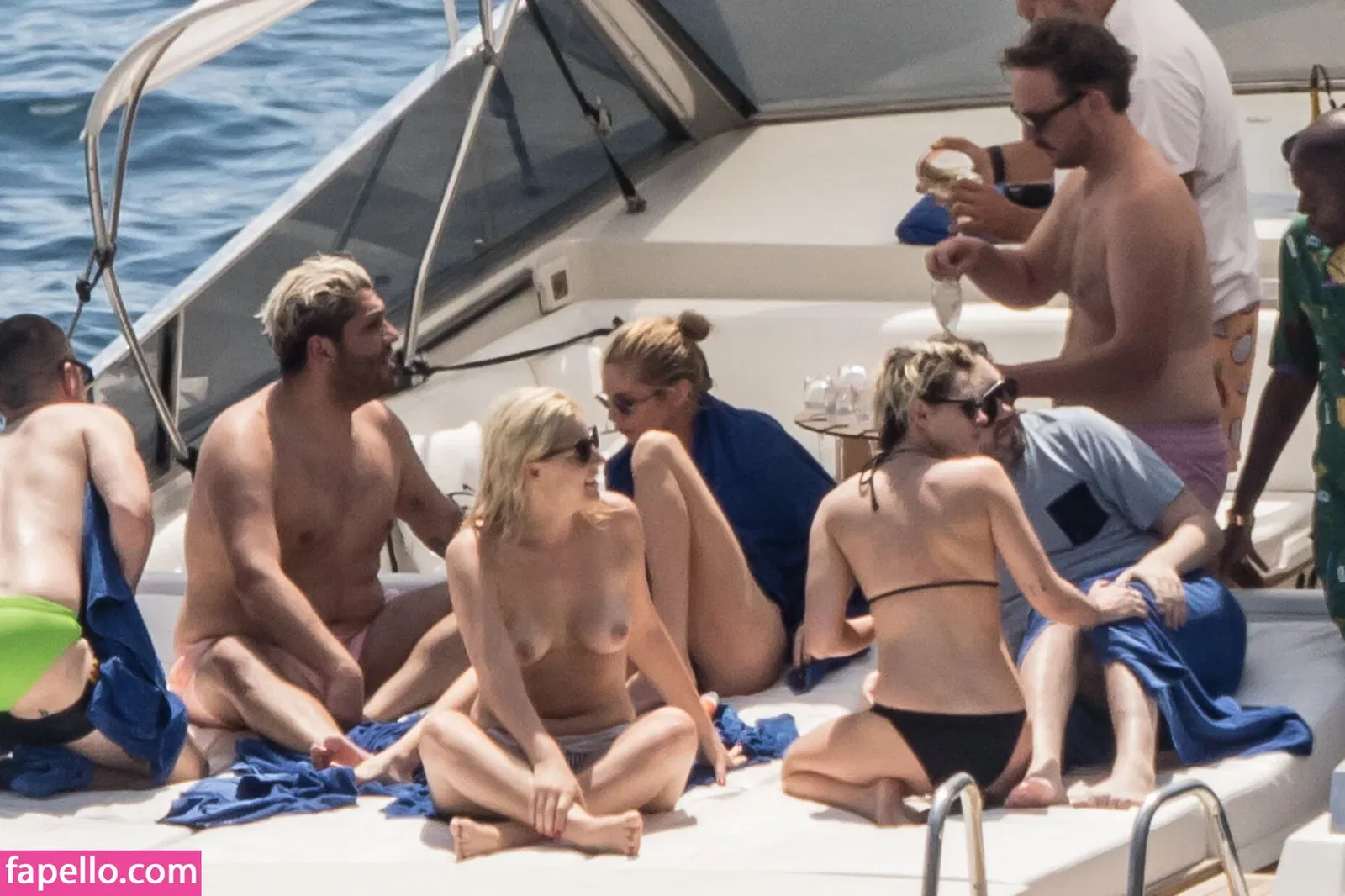 Kristen Strout Onlyfans Photo Gallery 