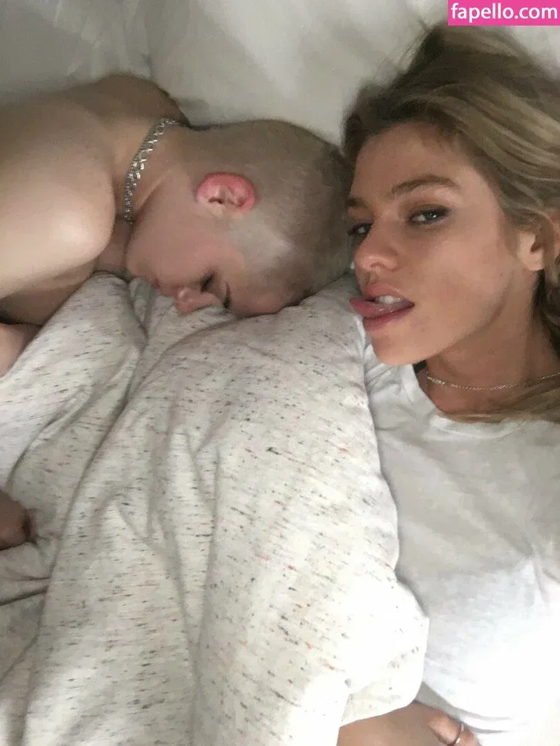 Kristen Strout Onlyfans Photo Gallery 