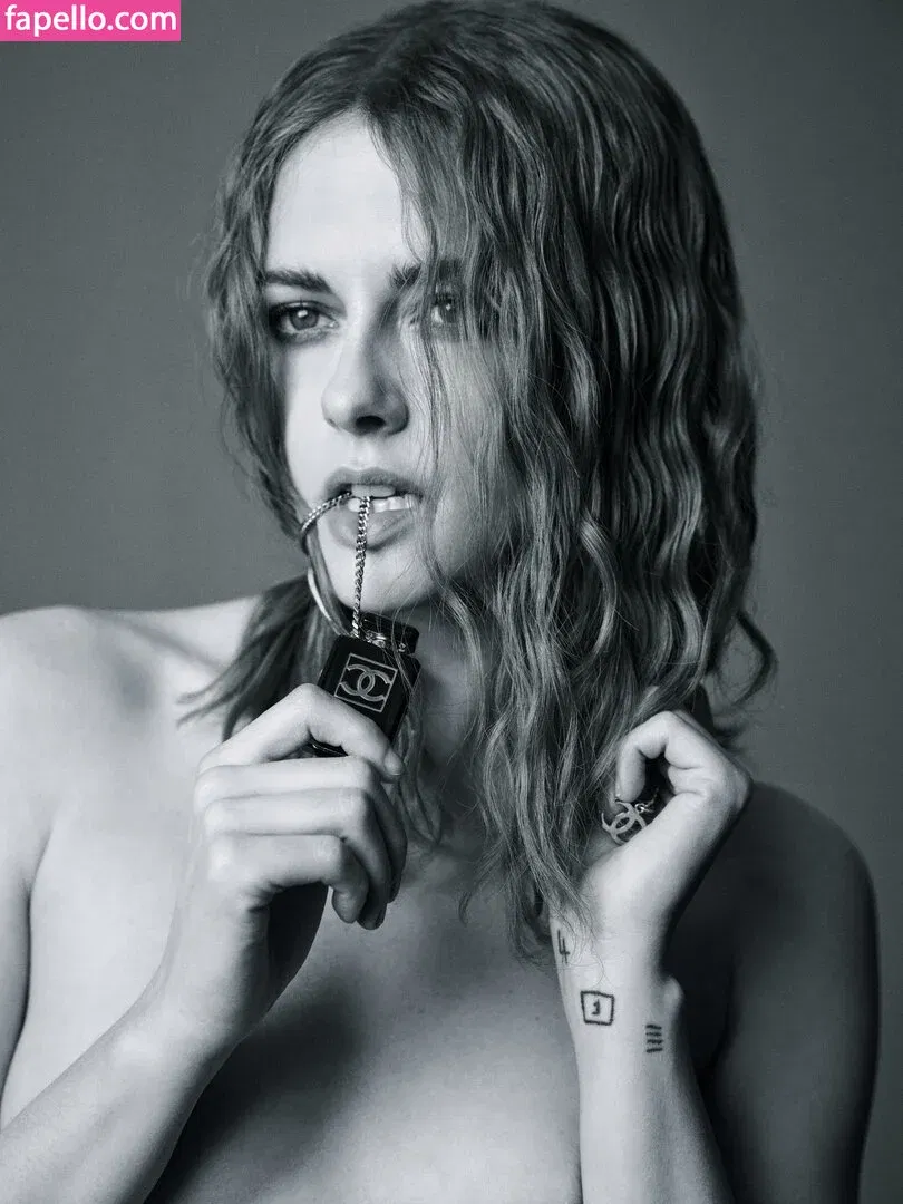 Kristen Strout Onlyfans Photo Gallery 