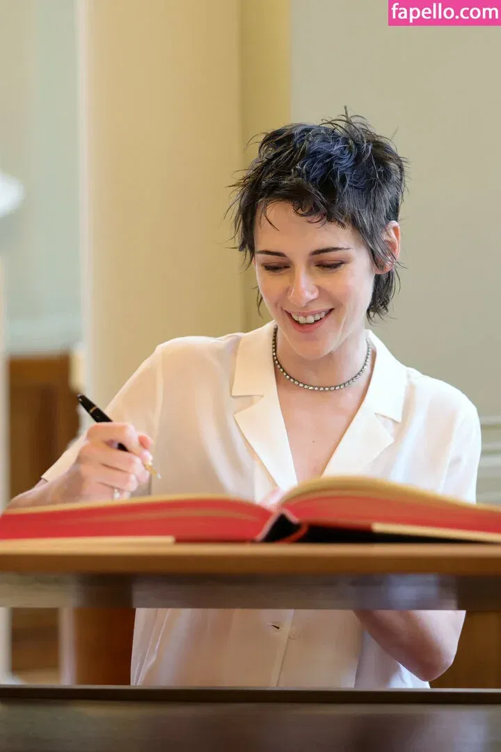 Kristen Strout Onlyfans Photo Gallery 