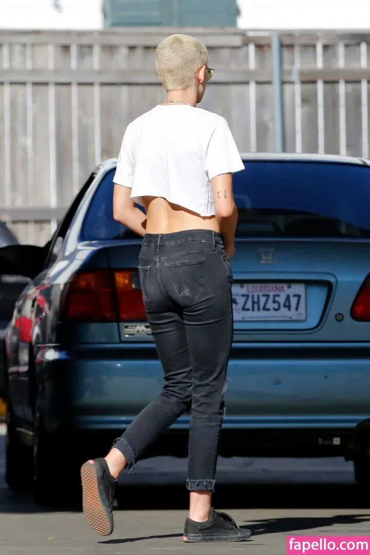 Kristen Strout Onlyfans Photo Gallery 