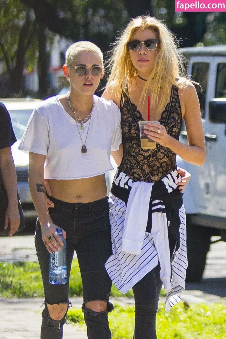 Kristen Strout Onlyfans Photo Gallery 