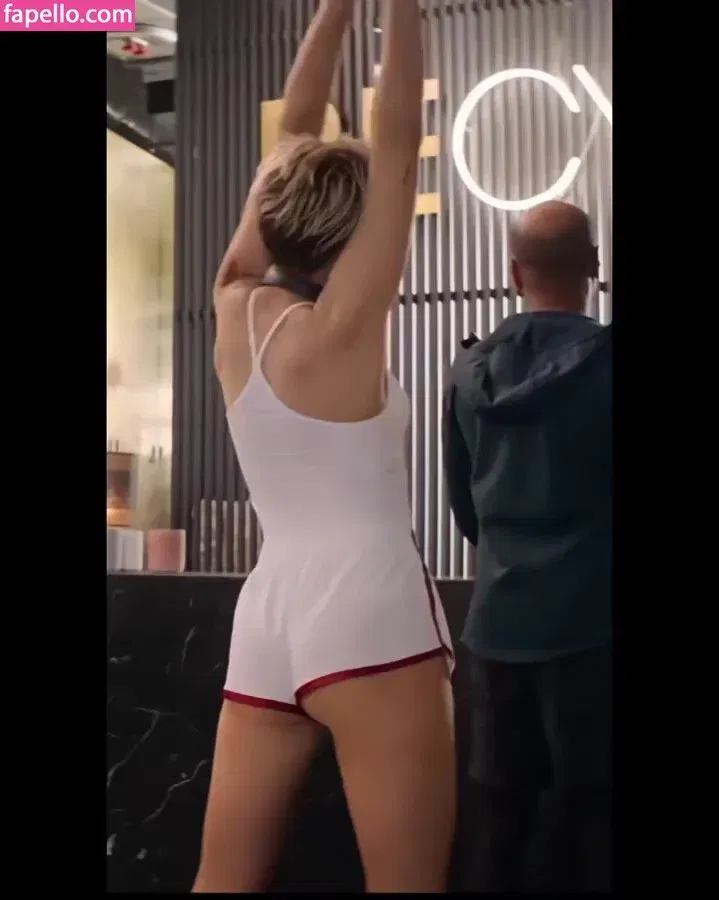 Kristen Strout Onlyfans Photo Gallery 