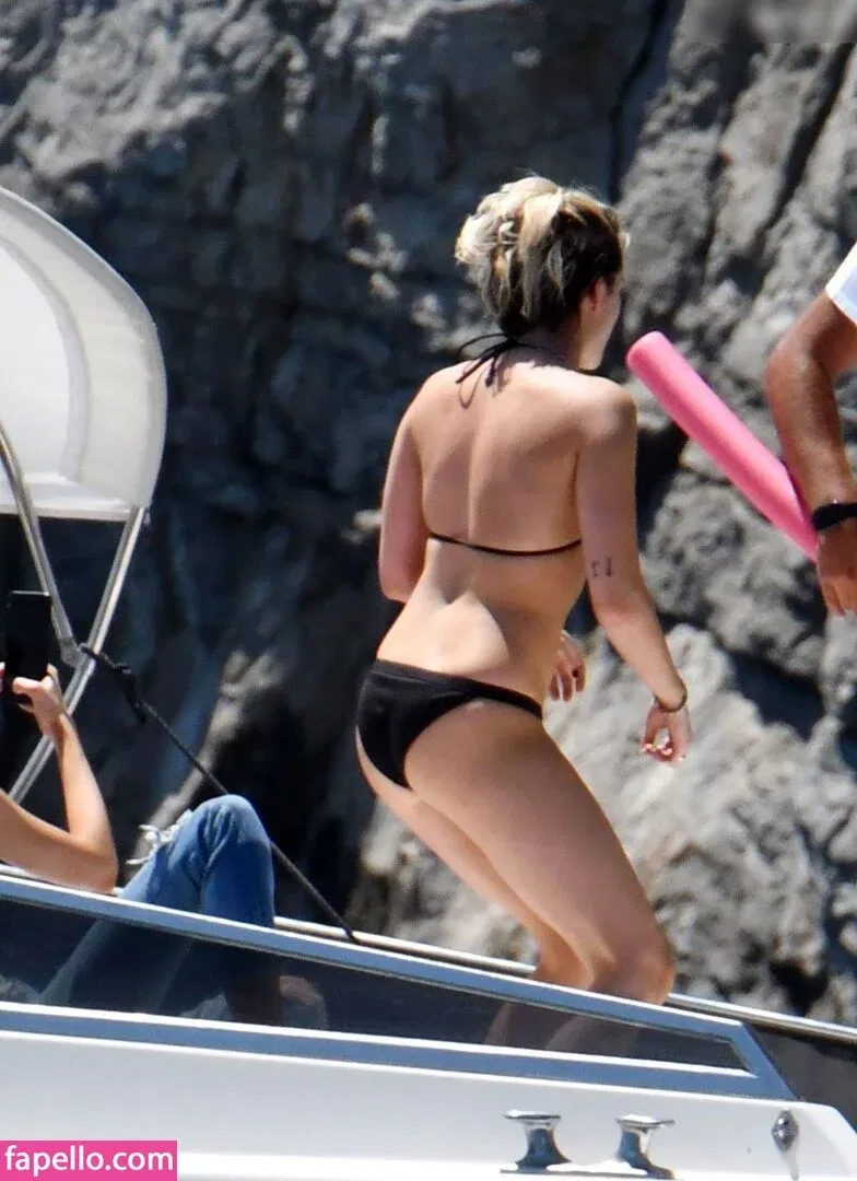 Kristen Strout Onlyfans Photo Gallery 