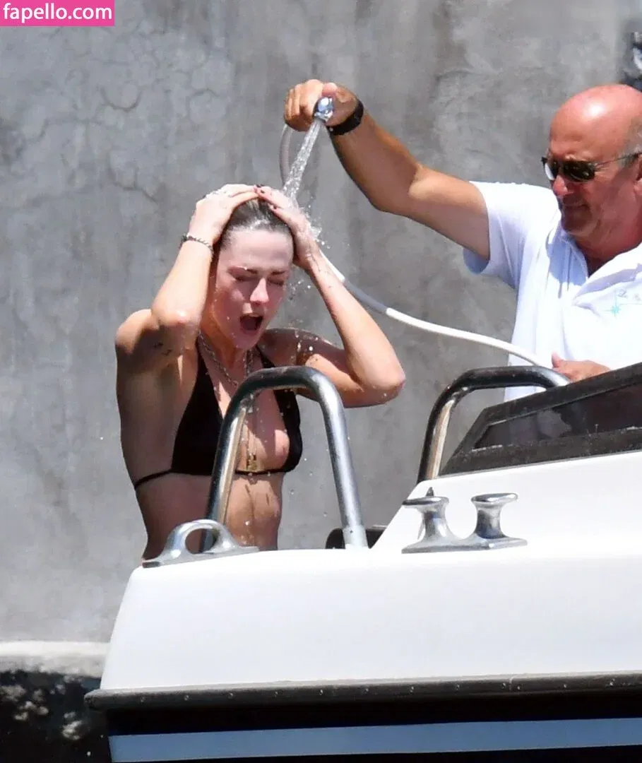 Kristen Strout Onlyfans Photo Gallery 