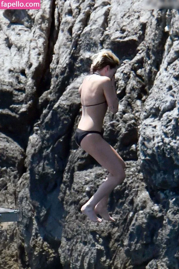 Kristen Strout Onlyfans Photo Gallery 