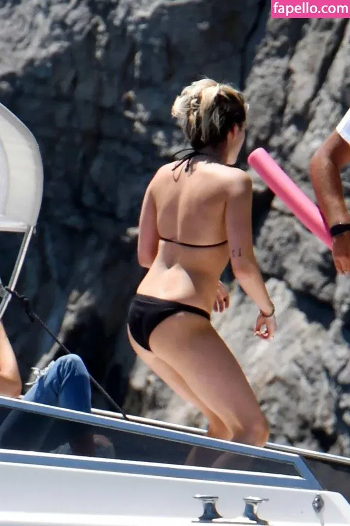 Kristen Strout Onlyfans Photo Gallery 