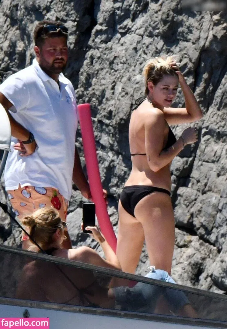 Kristen Strout Onlyfans Photo Gallery 