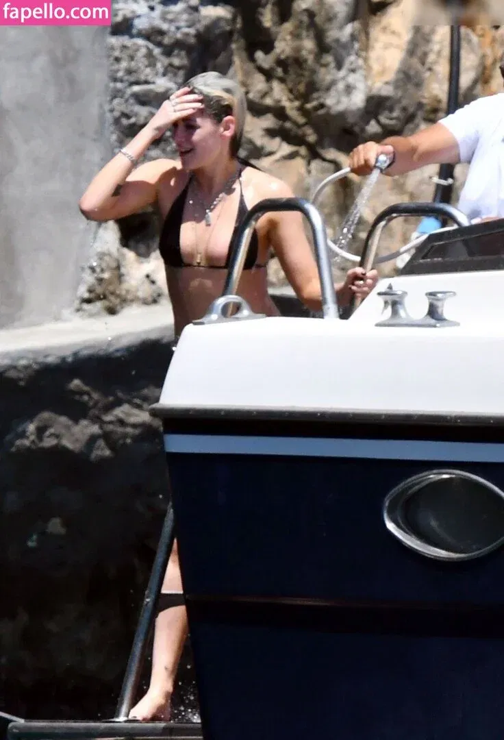 Kristen Strout Onlyfans Photo Gallery 