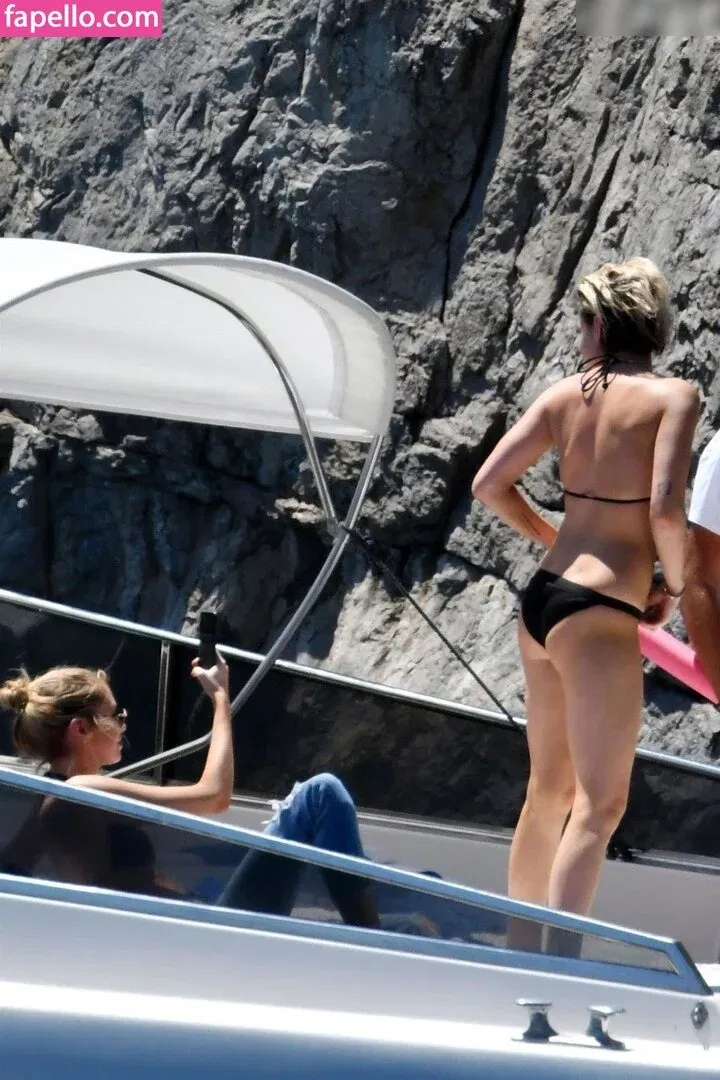 Kristen Strout Onlyfans Photo Gallery 