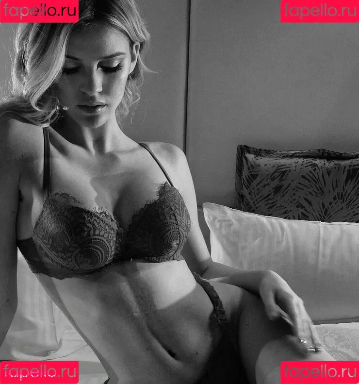 Sara Croce Onlyfans Photo Gallery 
