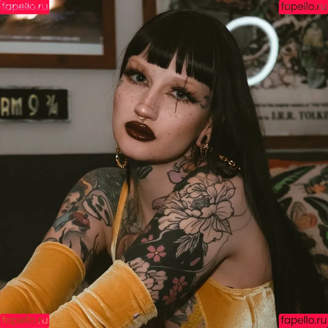 Hvileyrose Onlyfans Photo Gallery 