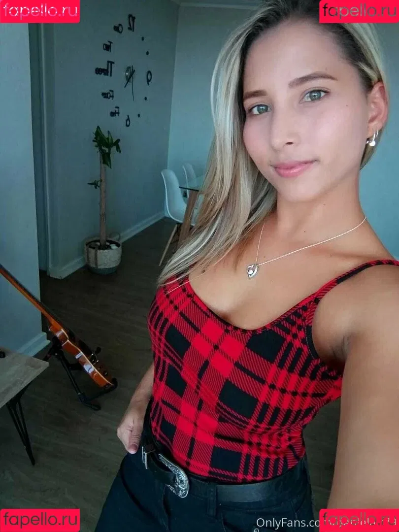 danielaoficial18 Onlyfans Photo Gallery 