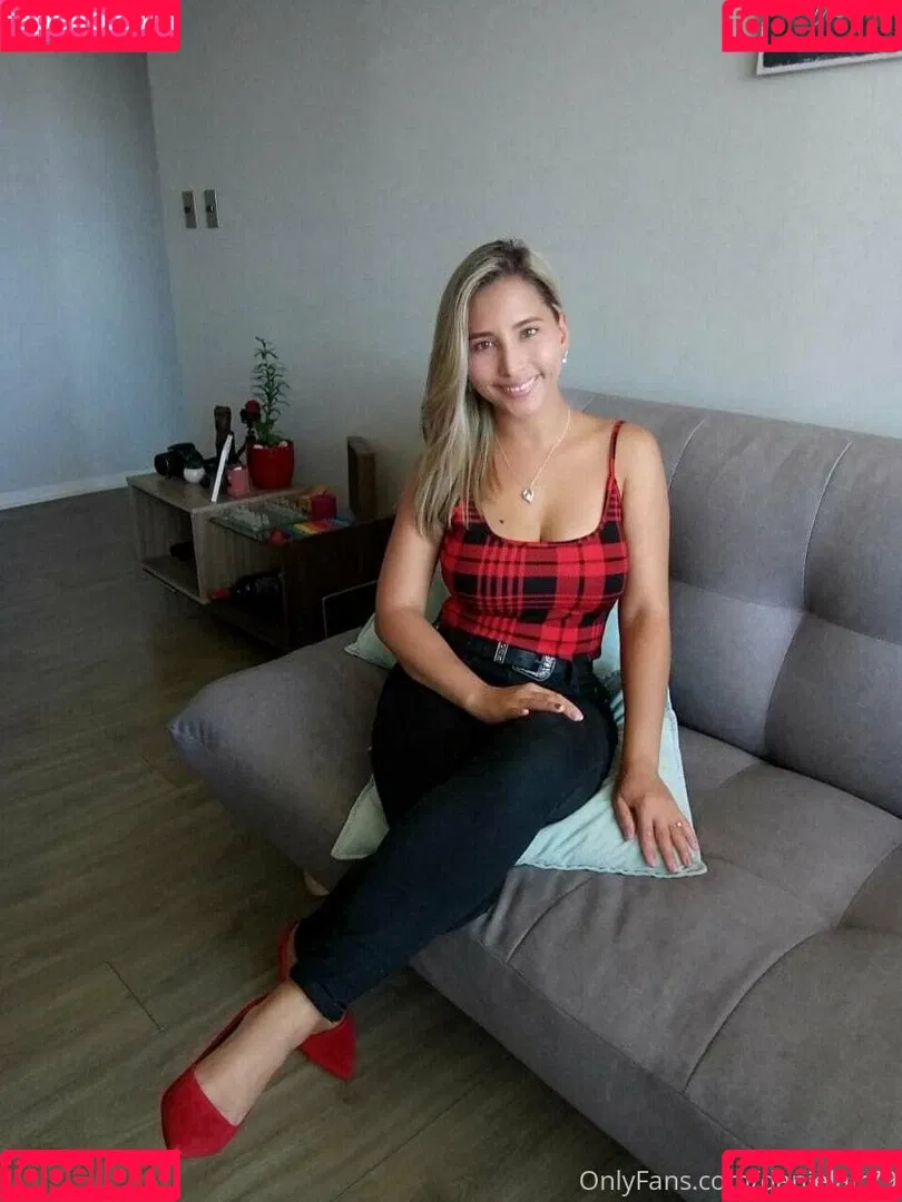danielaoficial18 Onlyfans Photo Gallery 