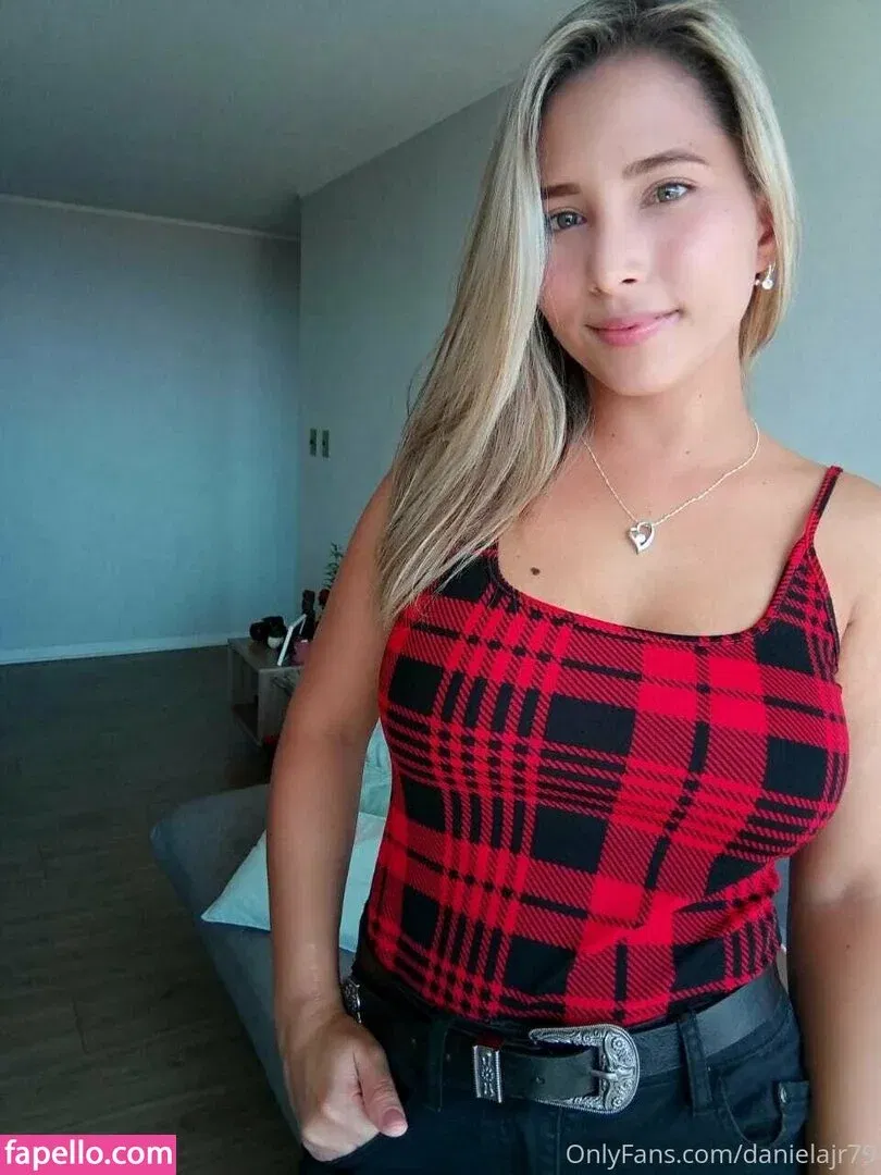 danielaoficial18 Onlyfans Photo Gallery 