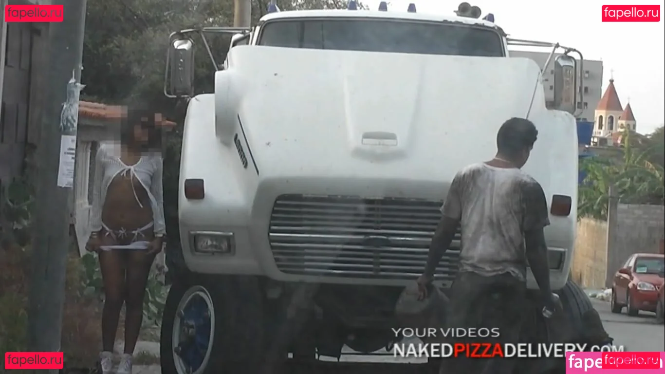 Naked Pizza Delivery Onlyfans Photo Gallery 