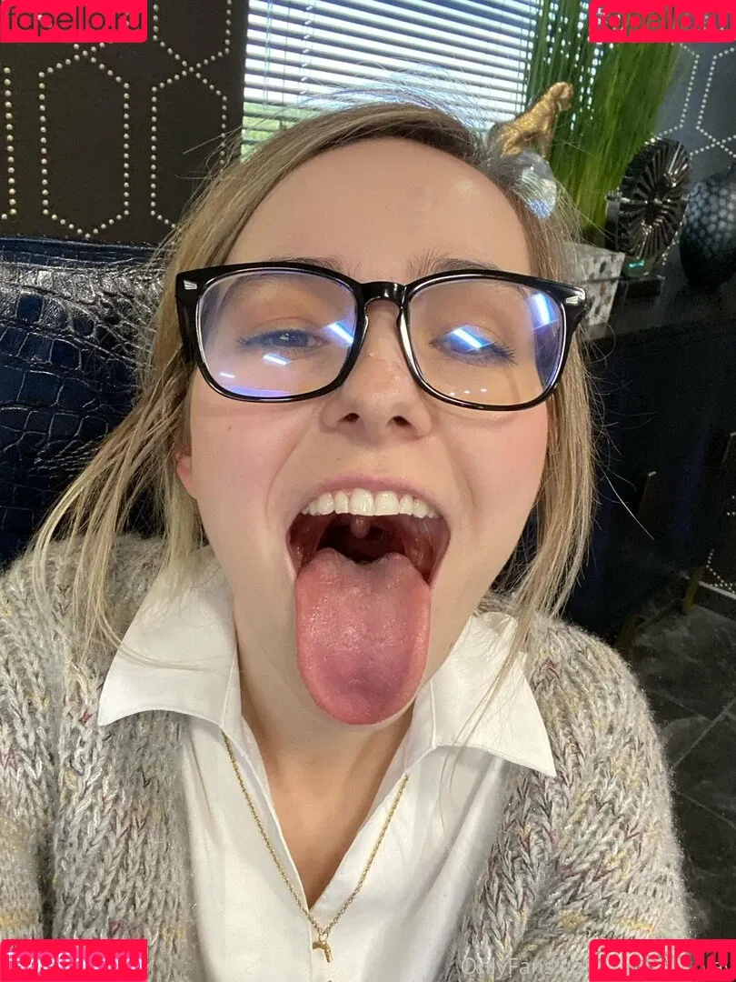 Mags.IRL Onlyfans Photo Gallery 