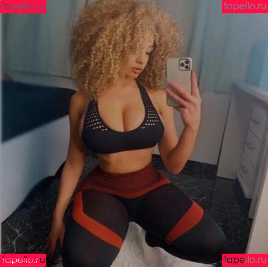 Dana Curly Onlyfans Photo Gallery 