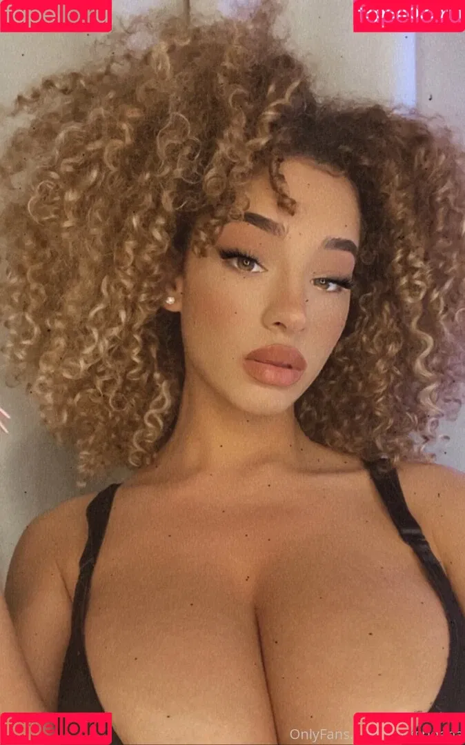 Dana Curly Onlyfans Photo Gallery 