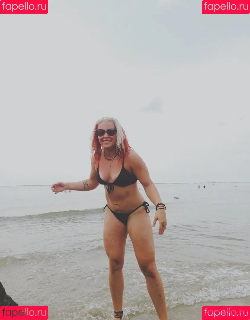 Masha Slamovich Onlyfans Photo Gallery 