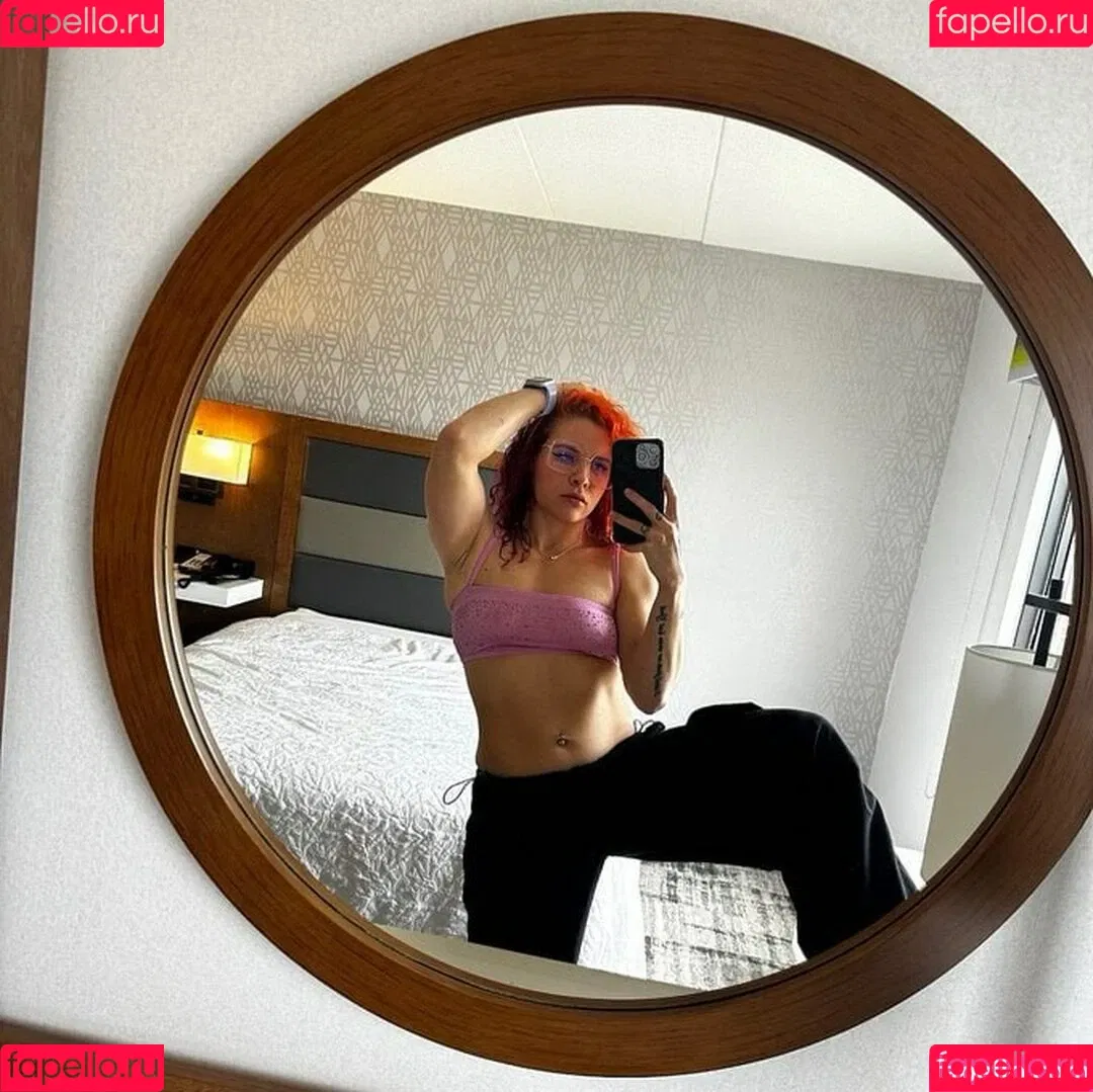 Masha Slamovich Onlyfans Photo Gallery 