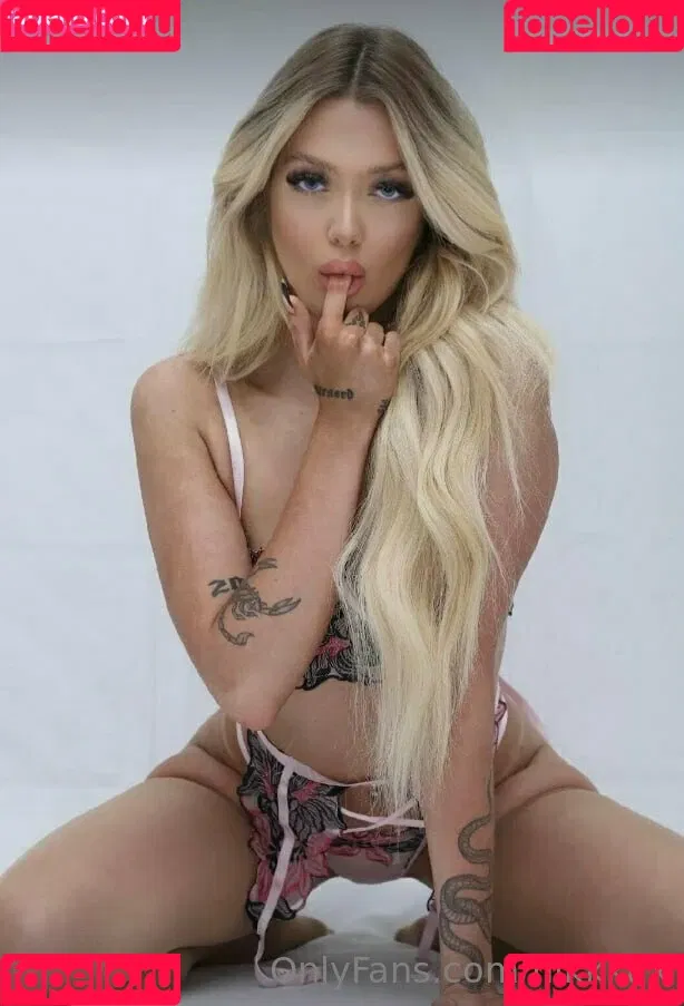 nikkkax Onlyfans Photo Gallery 