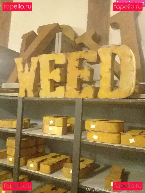 thoughtypraxis Onlyfans Photo Gallery 