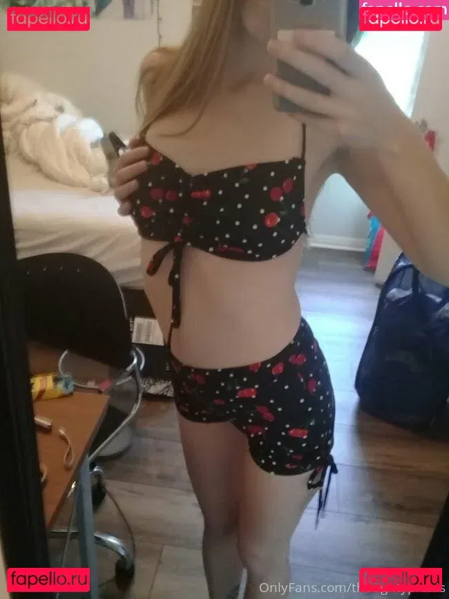 thoughtypraxis Onlyfans Photo Gallery 