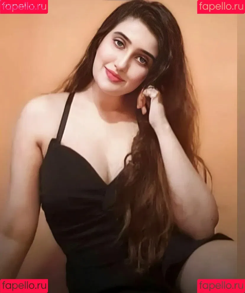 Aniza Hazel Onlyfans Photo Gallery 