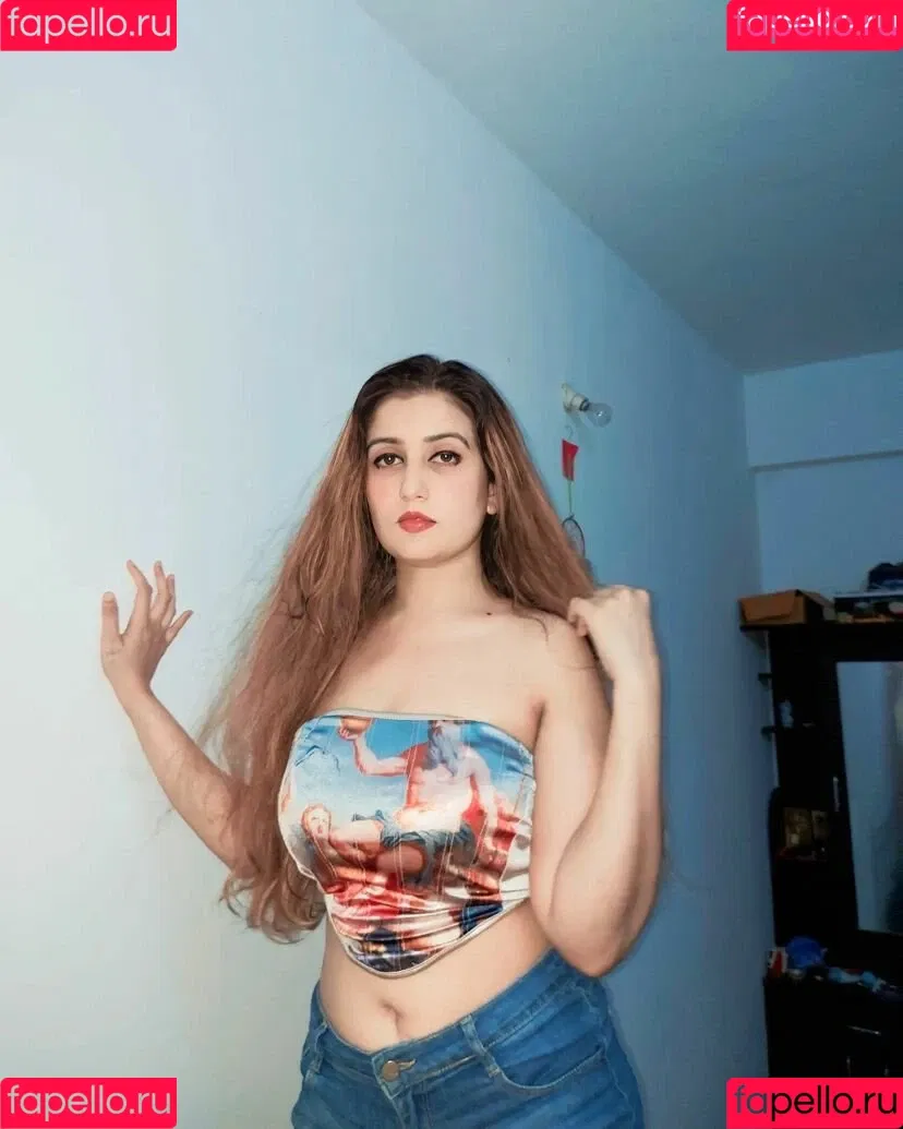 Aniza Hazel Onlyfans Photo Gallery 