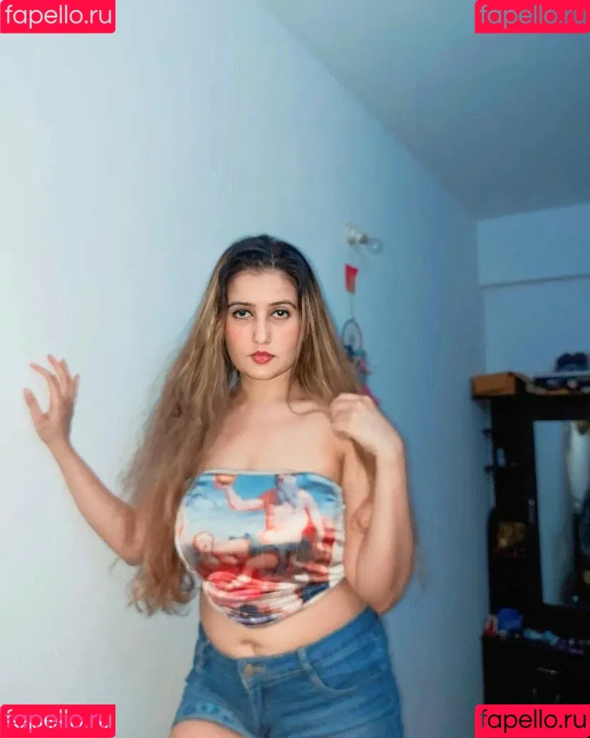 Aniza Hazel Onlyfans Photo Gallery 