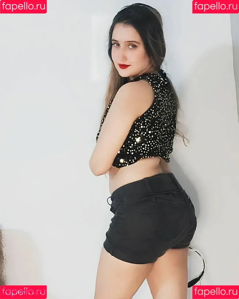 Aniza Hazel Onlyfans Photo Gallery 